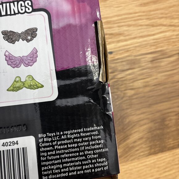 NOB TIC TAC TOY XOXO Exclusive 12 Glitter Friend 12 Wings Bonus Glitter Bracelet - Picture 4 of 4